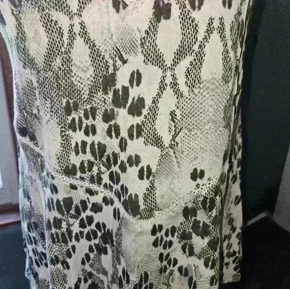 Express Womans Top Size XS - Picture 3 of 12